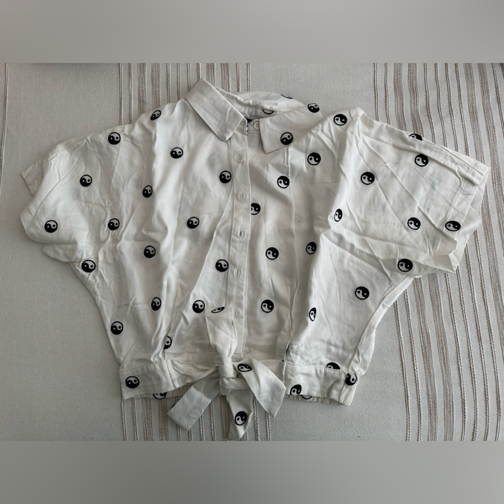 Forever 21 yin and yang white shirt